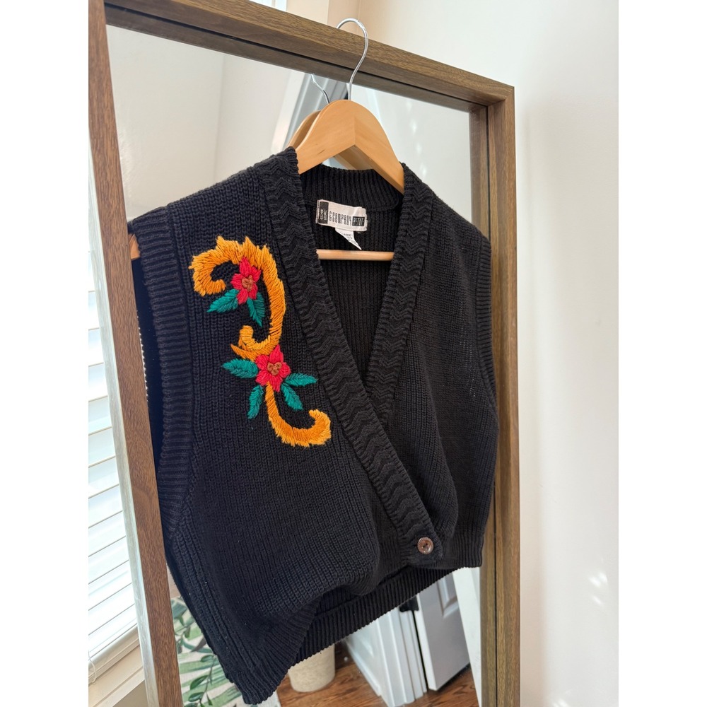 Vintage Sk‎ & Company Petite Vest Black Top, Sleeveless Knit Floral Embroidery M